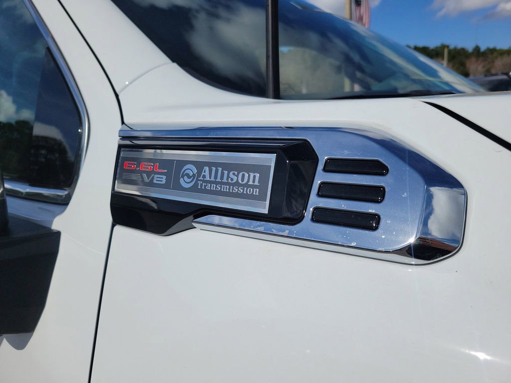 New 2026 GMC Sierra 2500 SLE image 8