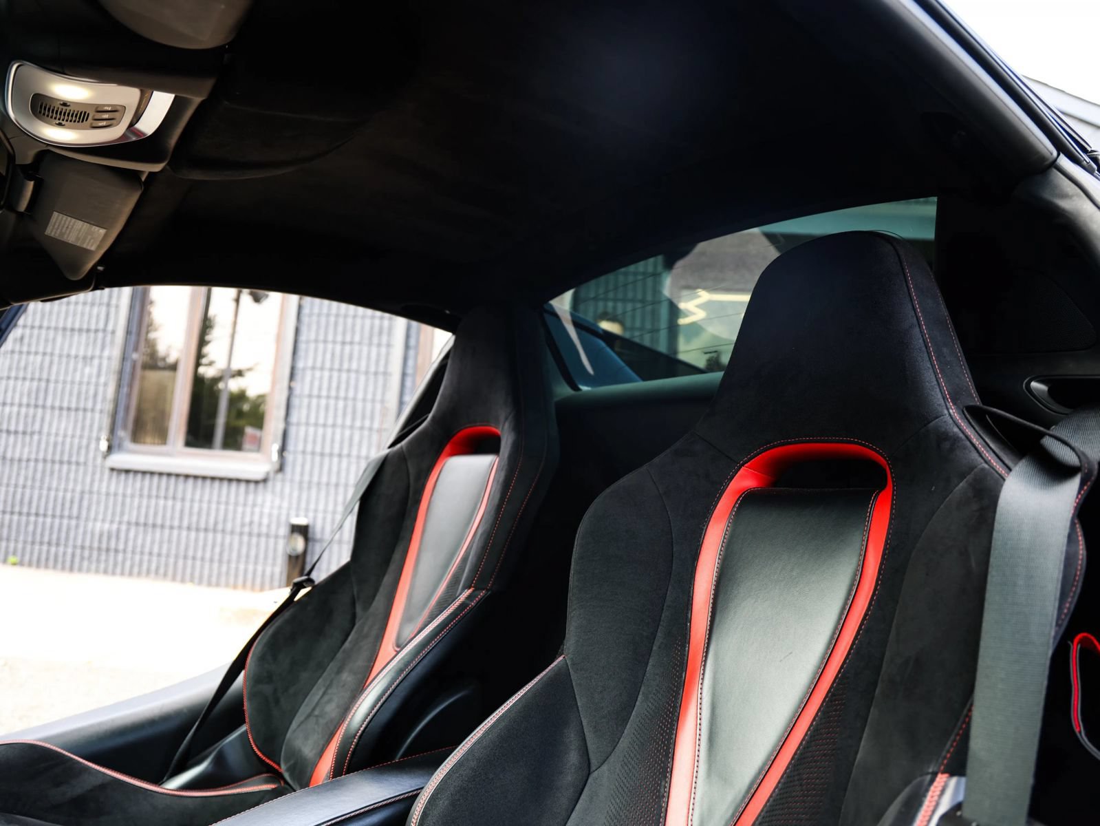 Used 2020 McLaren 720S Spider RWD image 32