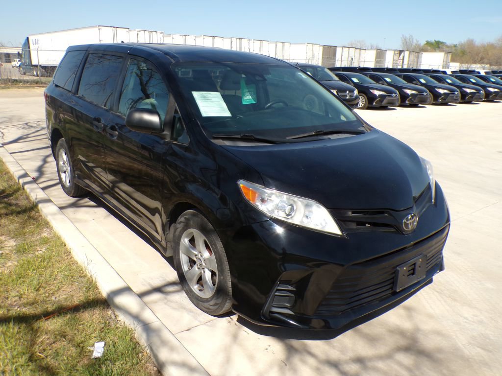 Used 2020 Toyota Sienna L image 9