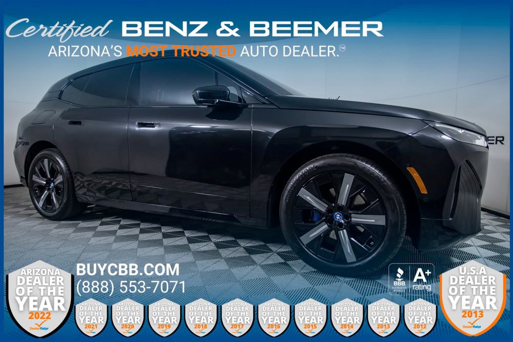 Used 2023 BMW iX xDrive50 w/ Sport Package AWD/4WD image 1