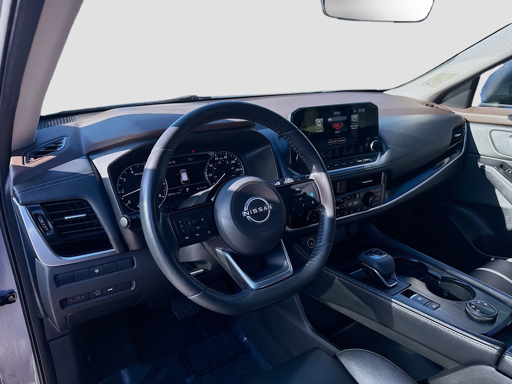 Used 2023 Nissan Rogue SL w/ SL Premium Package image 9