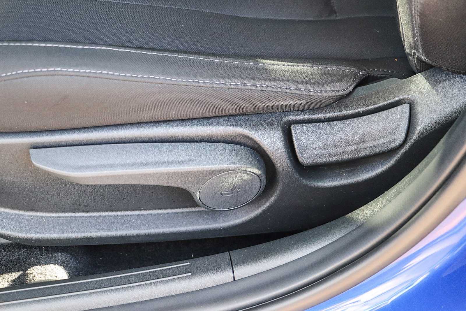 Used 2023 Hyundai Elantra Blue FWD image 19