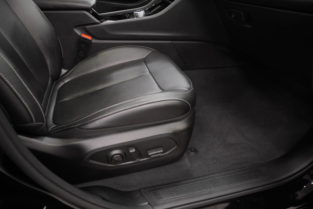 Certified 2023 Jeep Grand Cherokee L Limited image 51