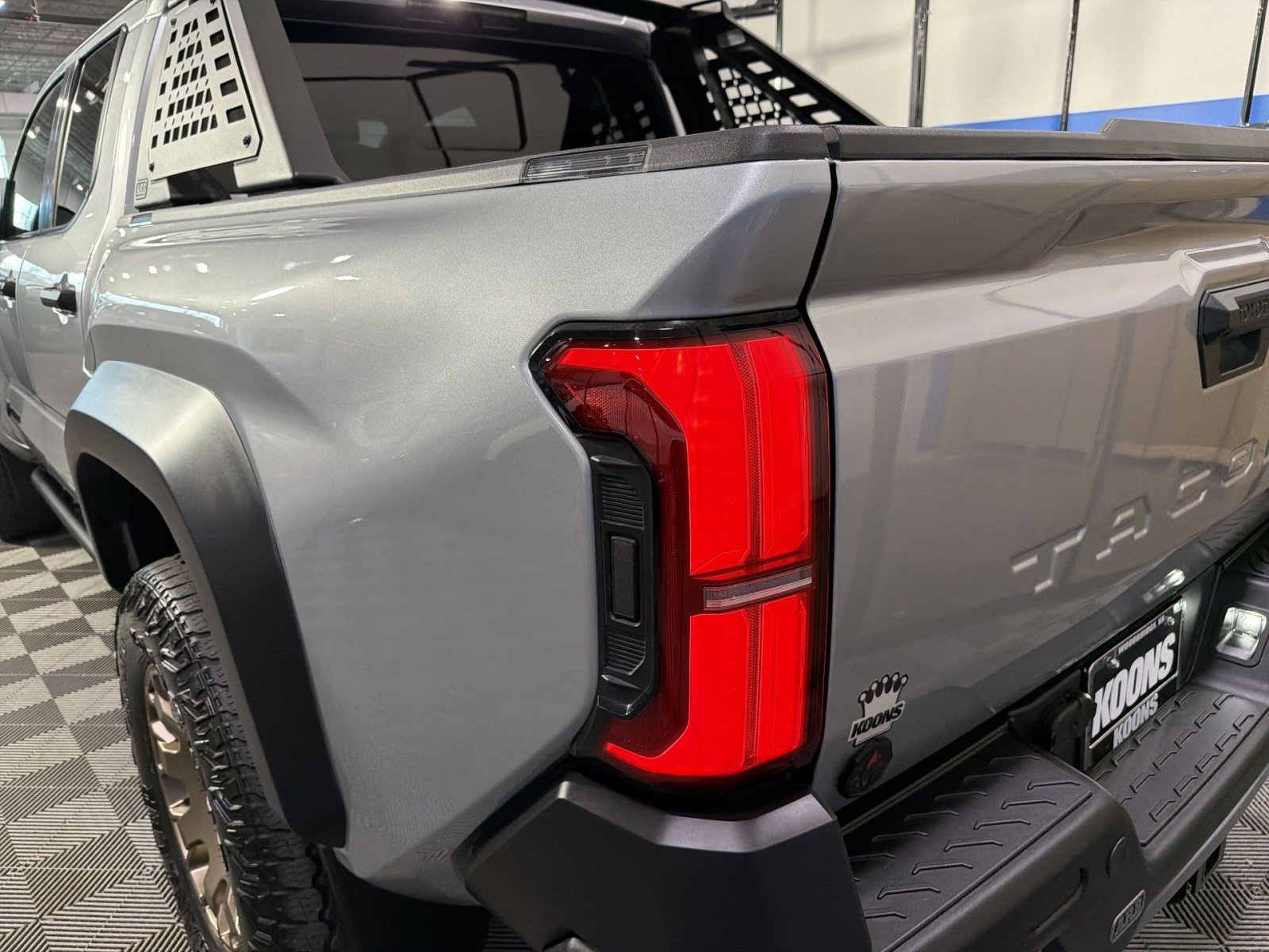 Used 2024 Toyota Tacoma Trailhunter image 19