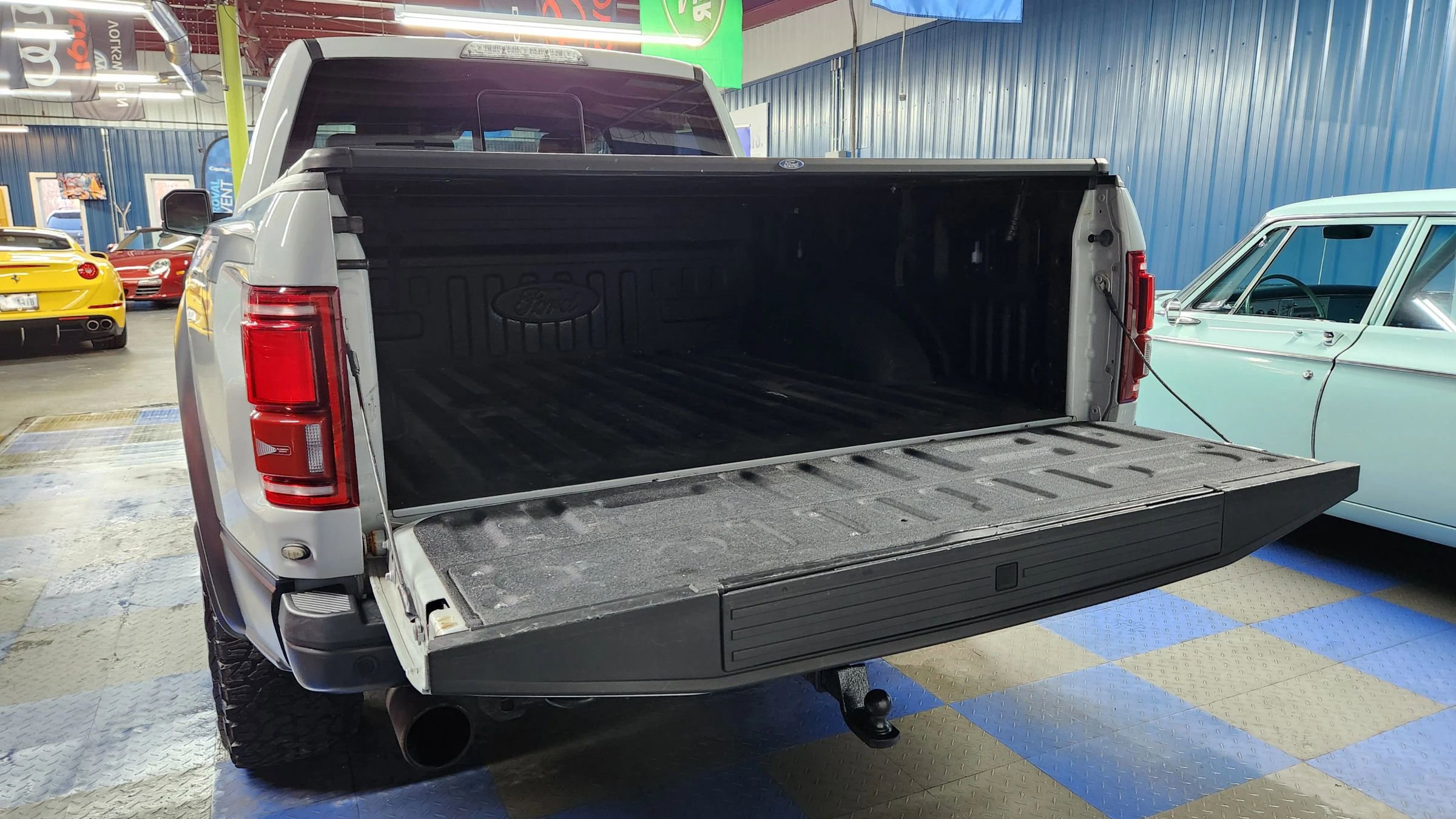 Used 2017 Ford F150 Raptor w/ Equipment Group 802A Luxury image 87