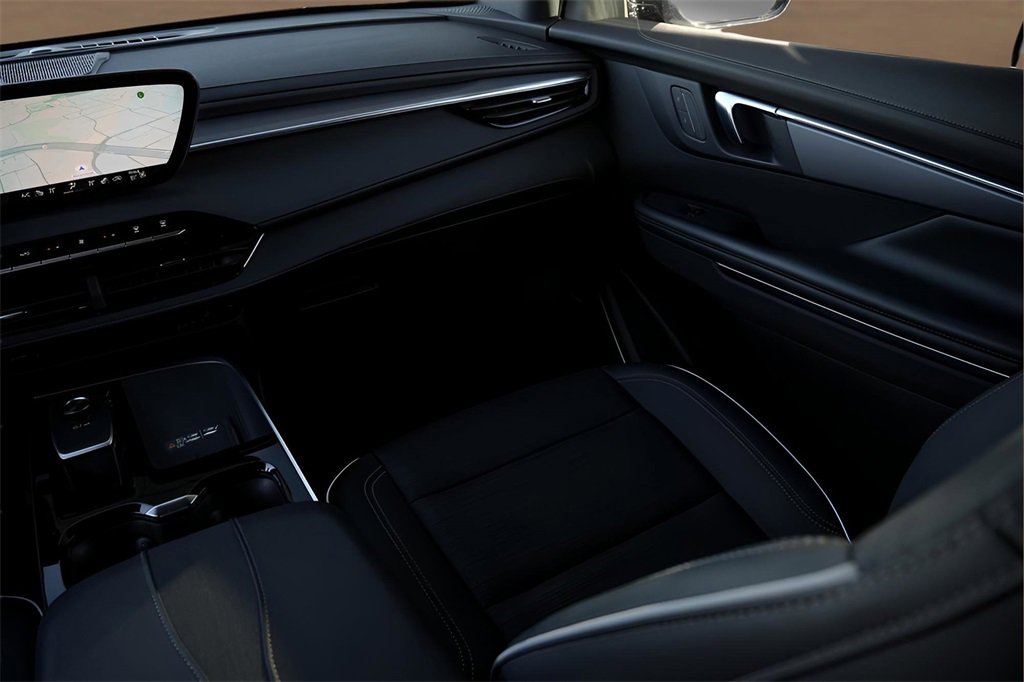 Used 2025 Buick Enclave Sport Touring w/ Power Package image 26