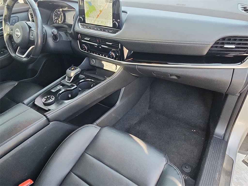 Used 2023 Nissan Rogue SL w/ SL Premium Package image 30