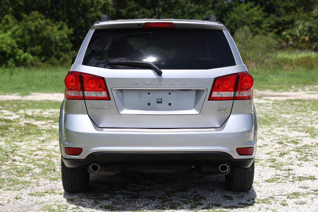 Used 2017 Dodge Journey SXT w/ Comfort/Convenience Group FWD image 7