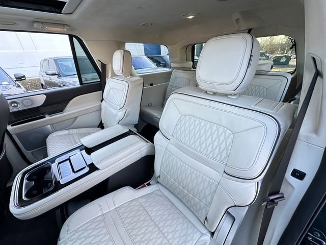 Used 2023 Lincoln Navigator Black Label AWD/4WD image 39