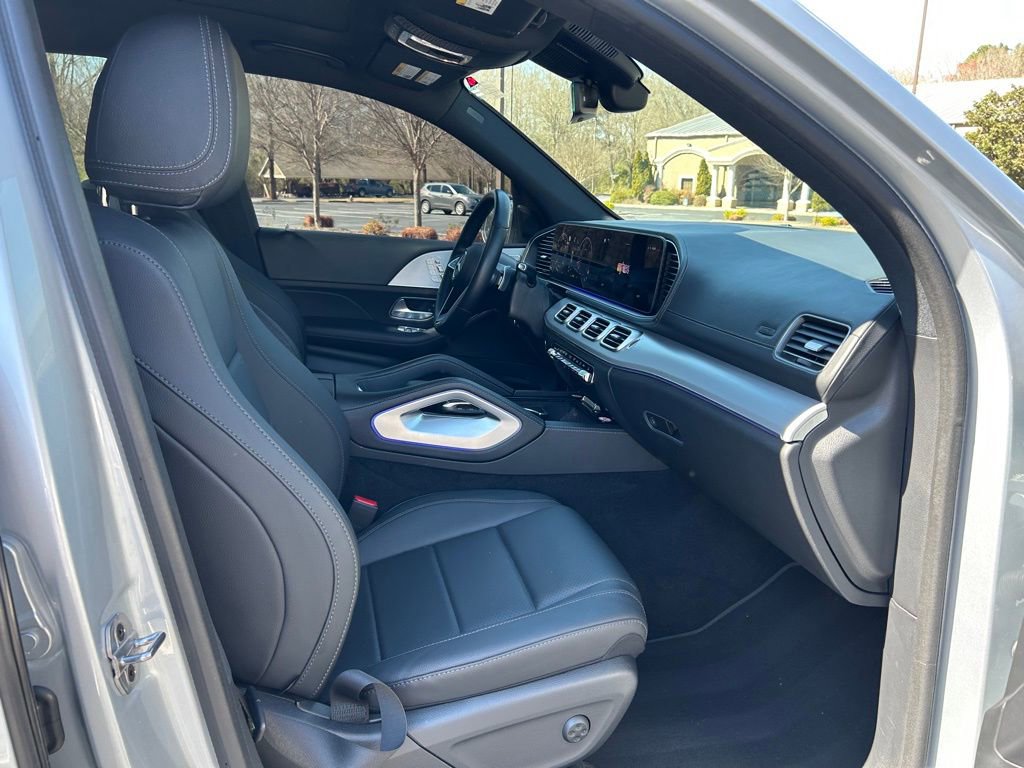 Used 2025 Mercedes-Benz GLS 450 4MATIC image 45