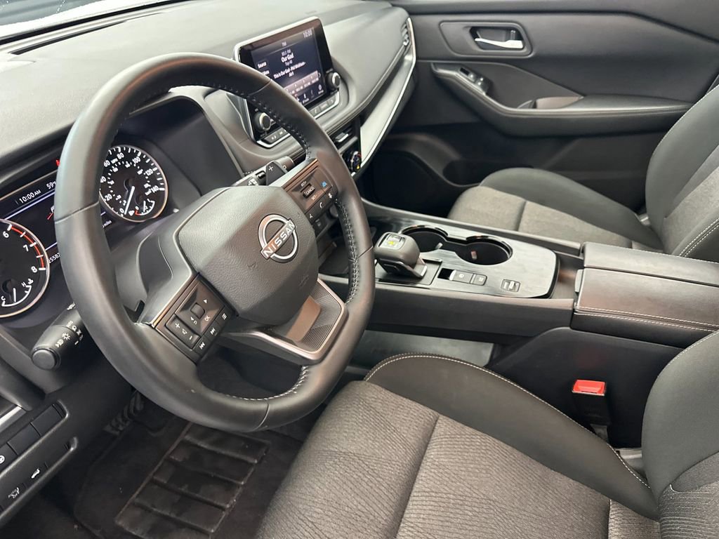 Used 2025 Nissan Rogue SV image 9