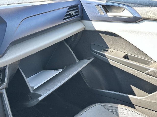 Used 2022 Volkswagen Taos SE w/ Panoramic Sunroof Package FWD image 35