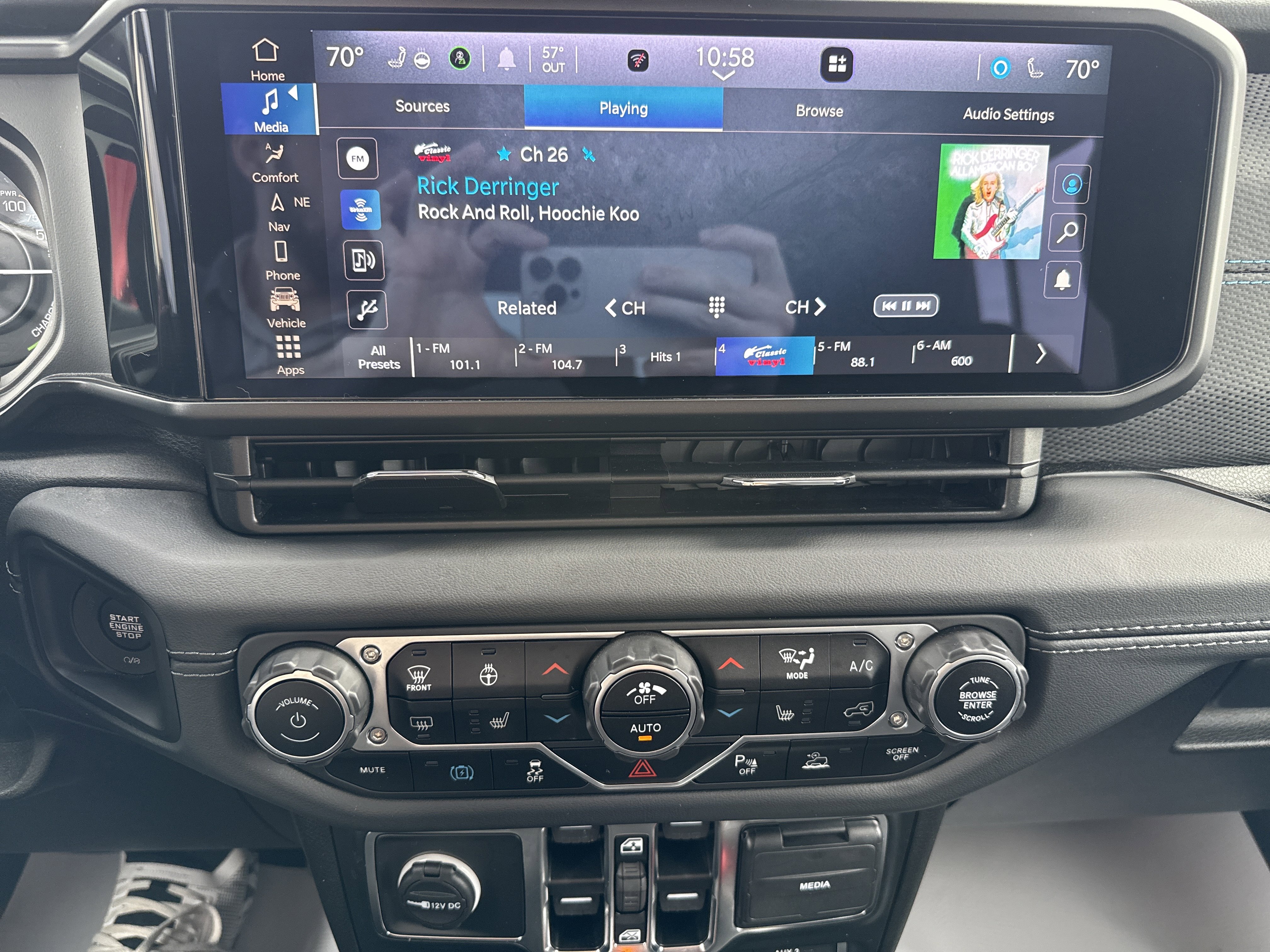 Used 2024 Jeep Wrangler Unlimited Rubicon 4xe image 25