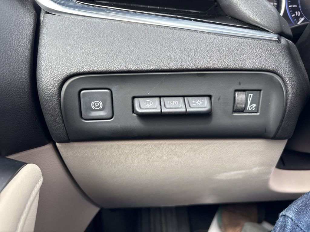 Used 2023 Buick Enclave Avenir w/ Avenir Technology Package AWD/4WD image 55