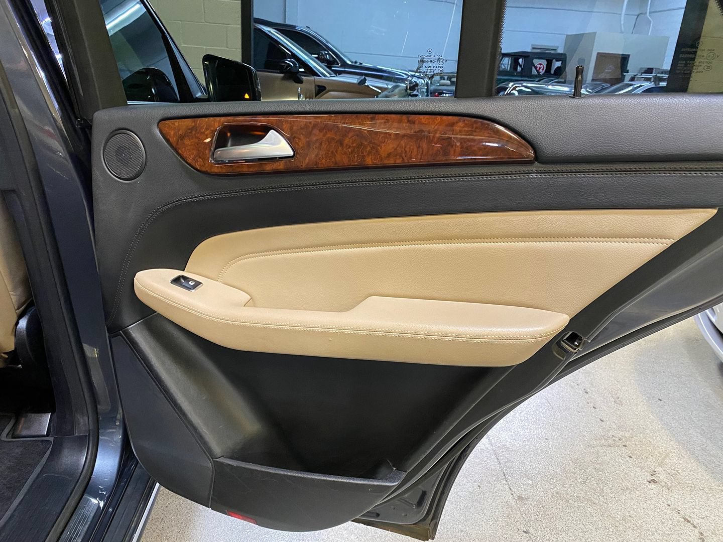 Used 2014 Mercedes-Benz ML 350 BlueTEC 4MATIC image 32