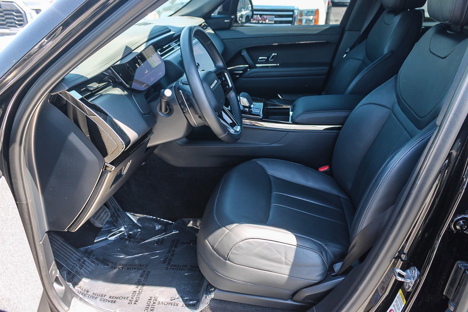 Used 2024 Land Rover Range Rover Sport SE AWD/4WD image 18