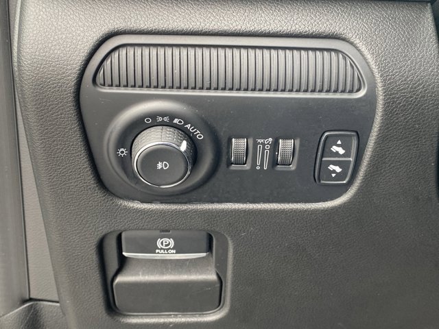 Used 2023 Jeep Wagoneer Series III w/ Preferred Equipment Group image 21