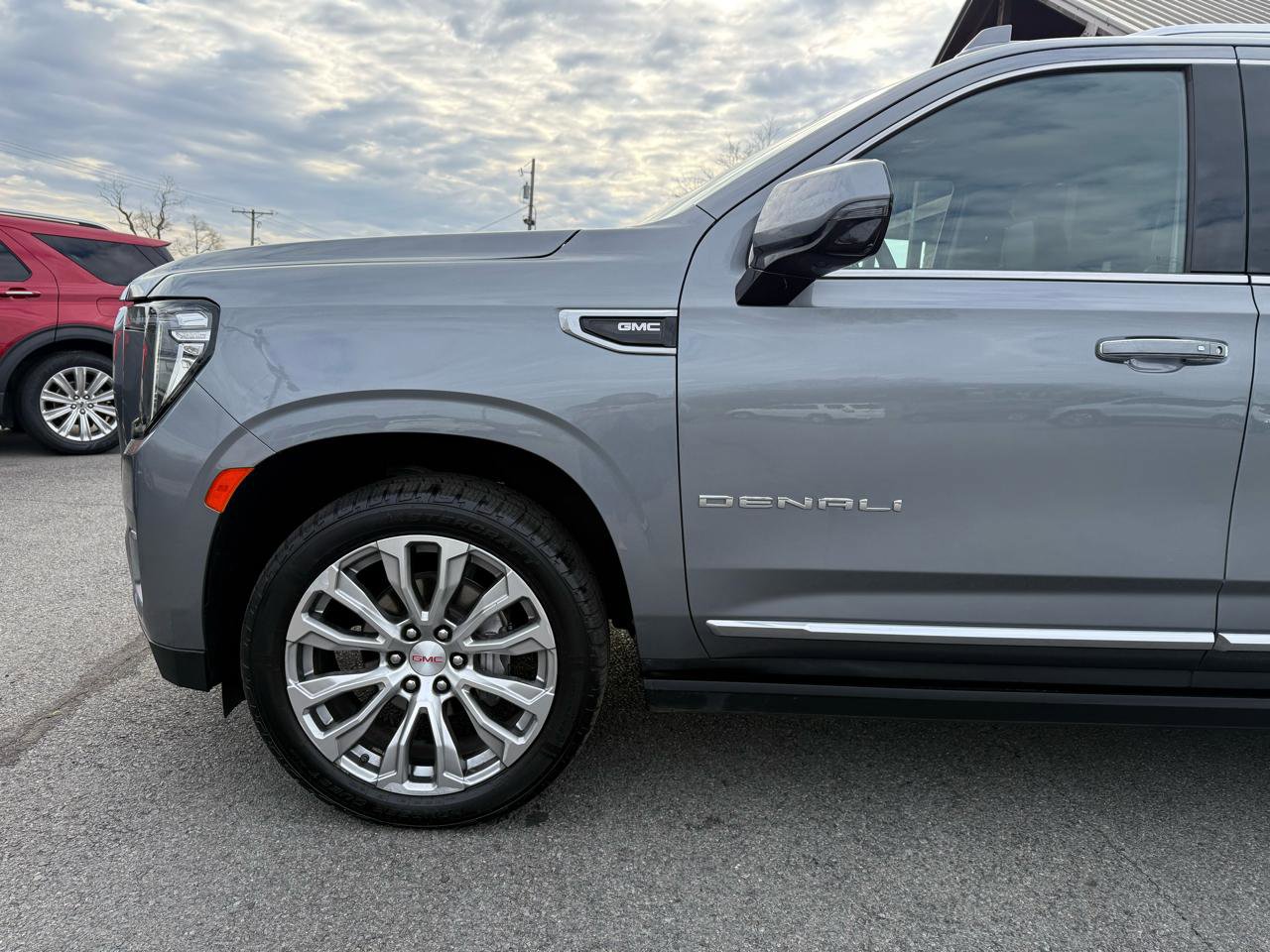 Used 2022 GMC Yukon XL Denali AWD/4WD image 40