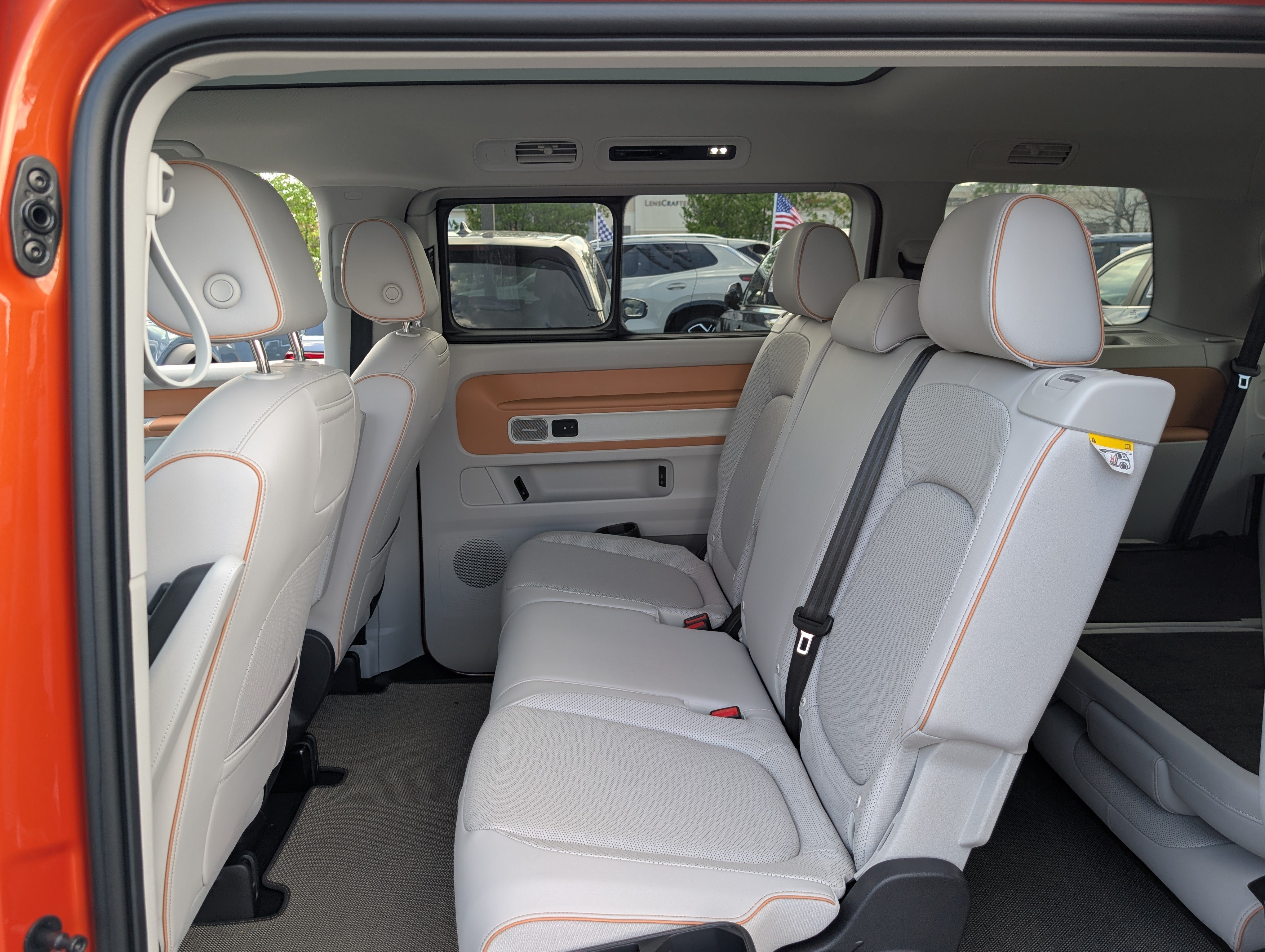 Used 2025 Volkswagen ID. Buzz Pro S Plus w/ Cupholders Package RWD image 16
