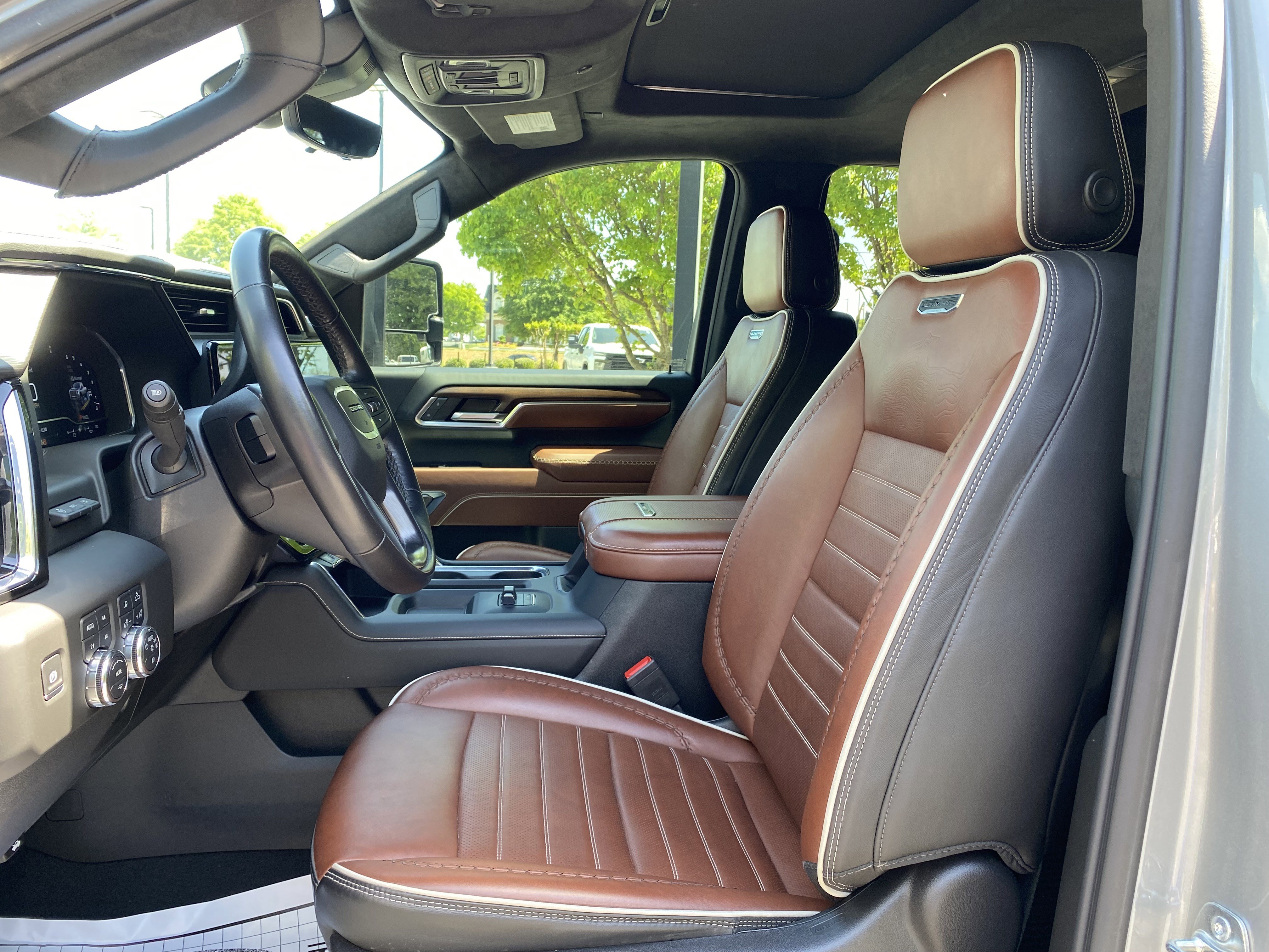 Used 2025 GMC Sierra 2500 Denali Ultimate image 17