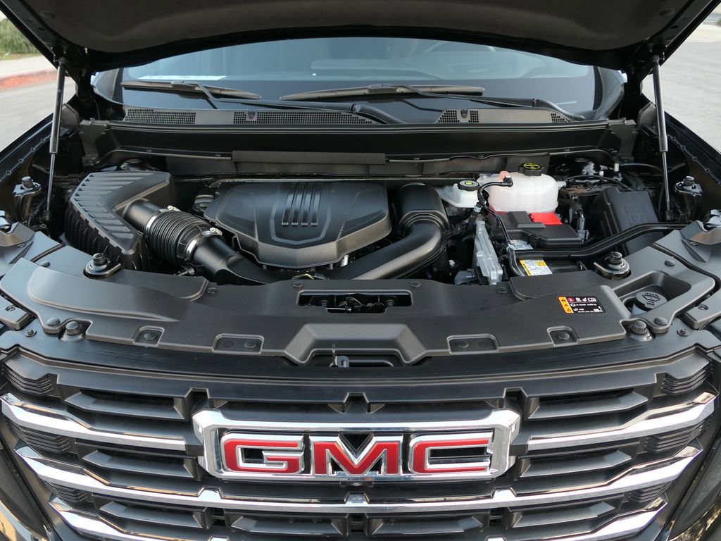 Used 2025 GMC Acadia Elevation image 27