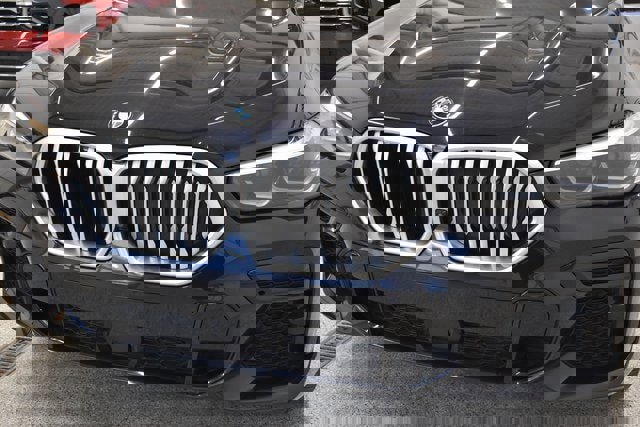 Used 2022 BMW X6 xDrive40i w/ M Sport Package image 16