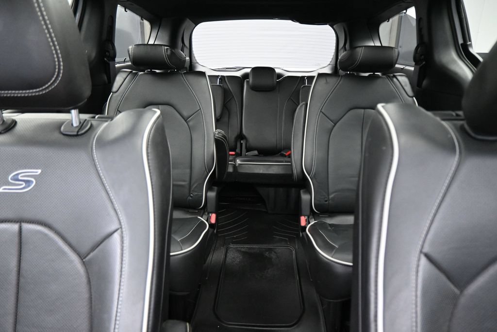 Used 2024 Chrysler Pacifica Limited w/ Uconnect Theater Family Group AWD/4WD image 26