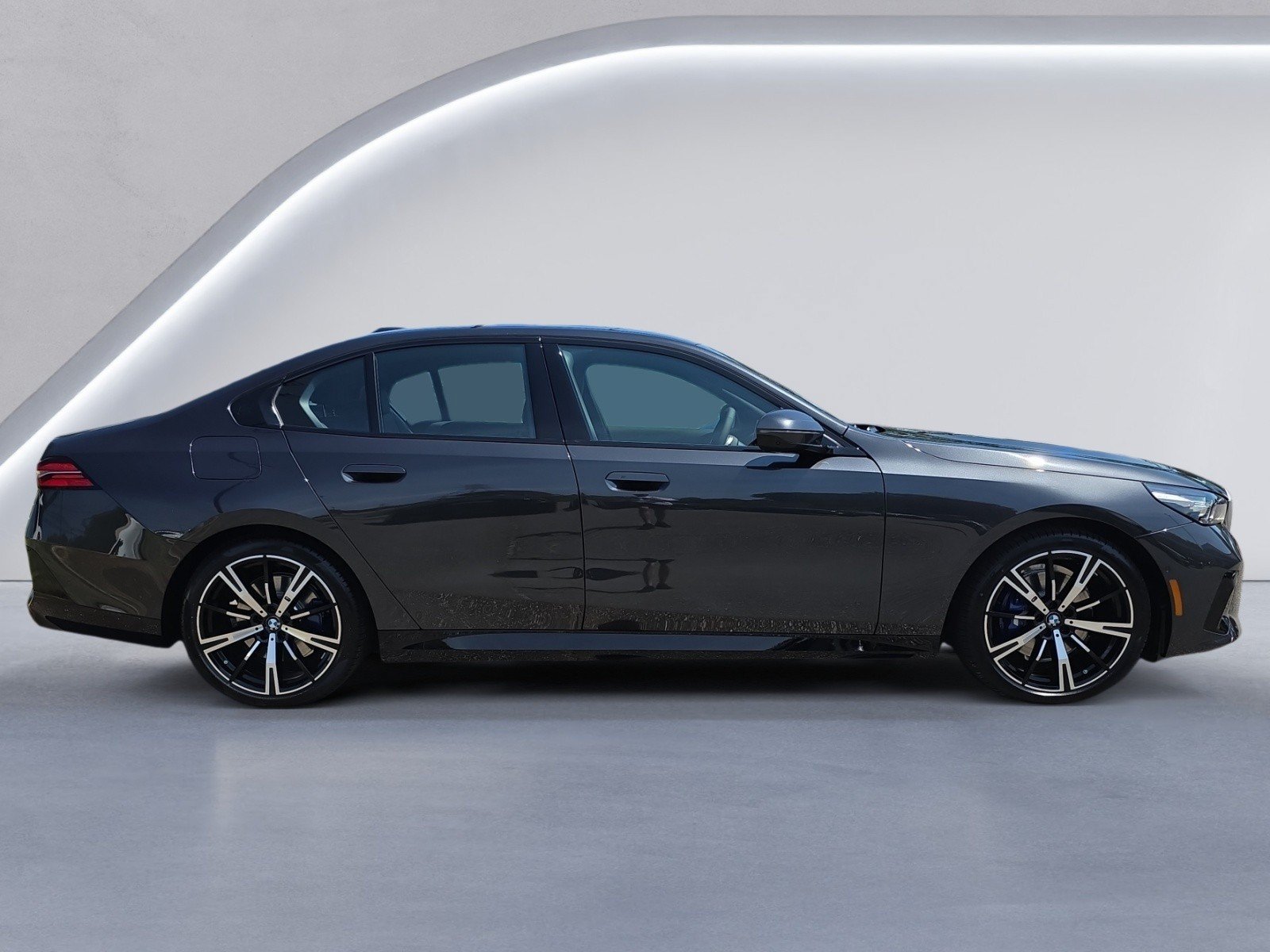 New 2027 BMW 530i xDrive w/ M Sport Package AWD/4WD image 3