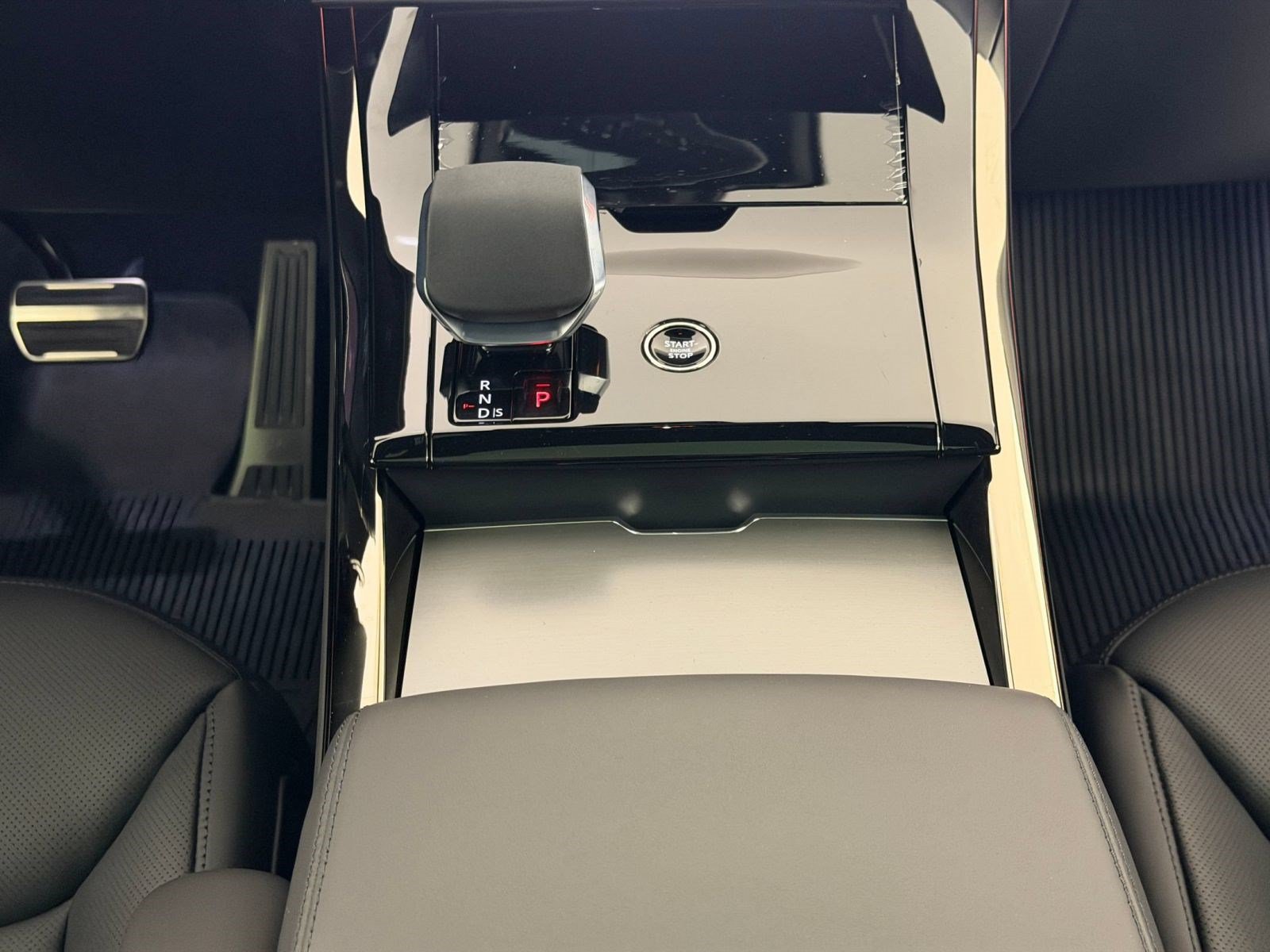 New 2026 Land Rover Range Rover Sport Dynamic SE AWD/4WD image 26