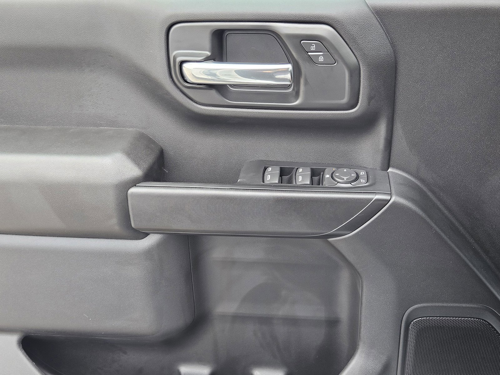 New 2026 Chevrolet Silverado 1500 Custom w/ Turbomax Blackout Package AWD/4WD image 17