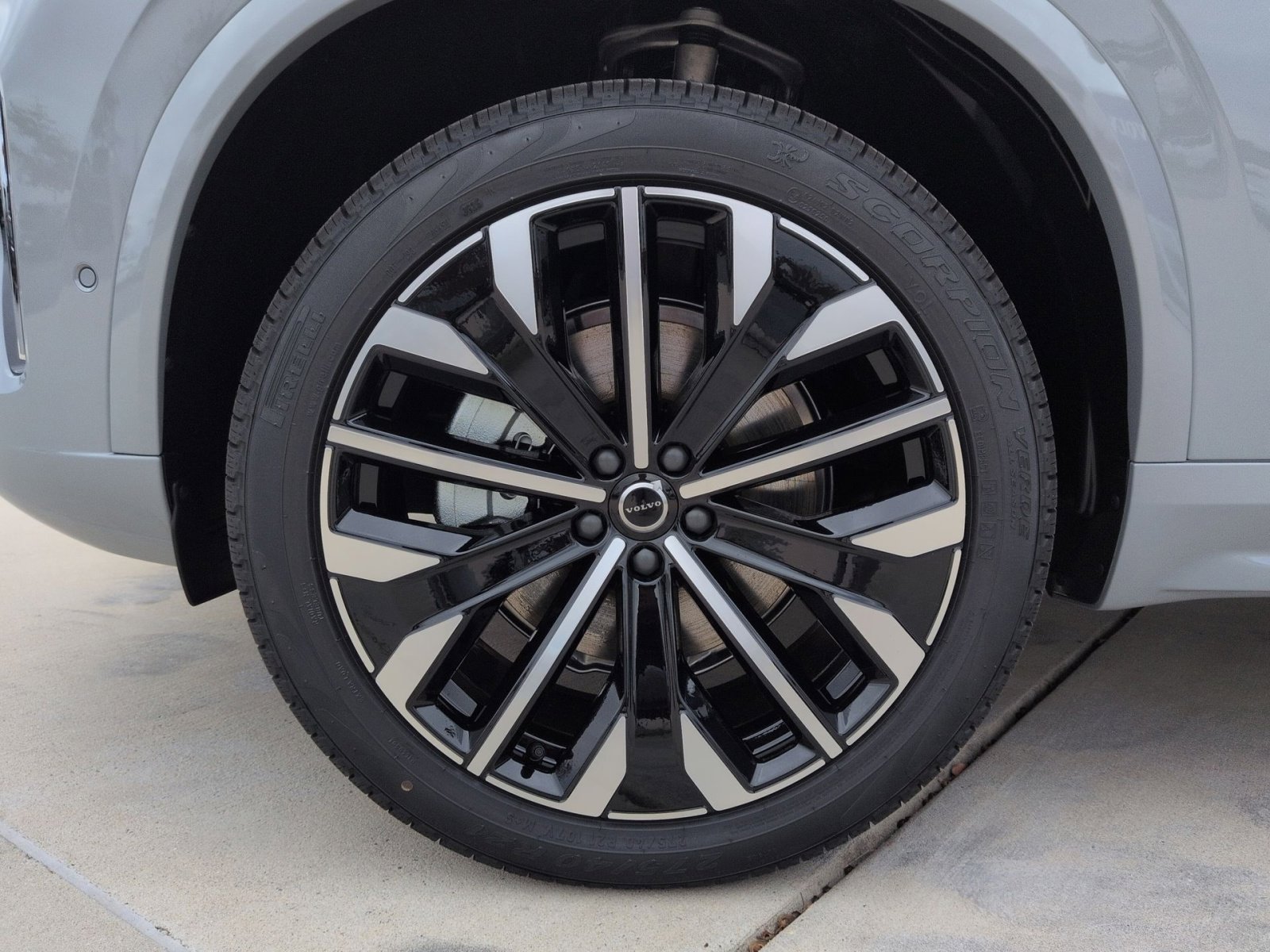 New 2026 Volvo XC90 B6 Ultra image 12