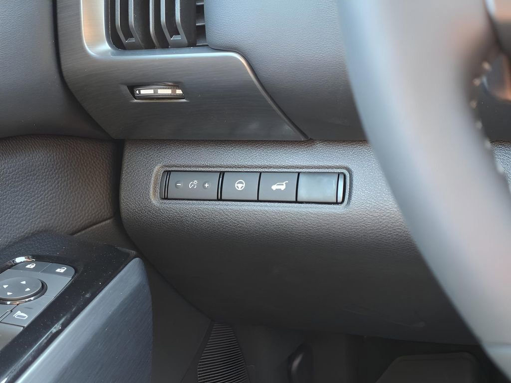 New 2026 Nissan Pathfinder SL image 24