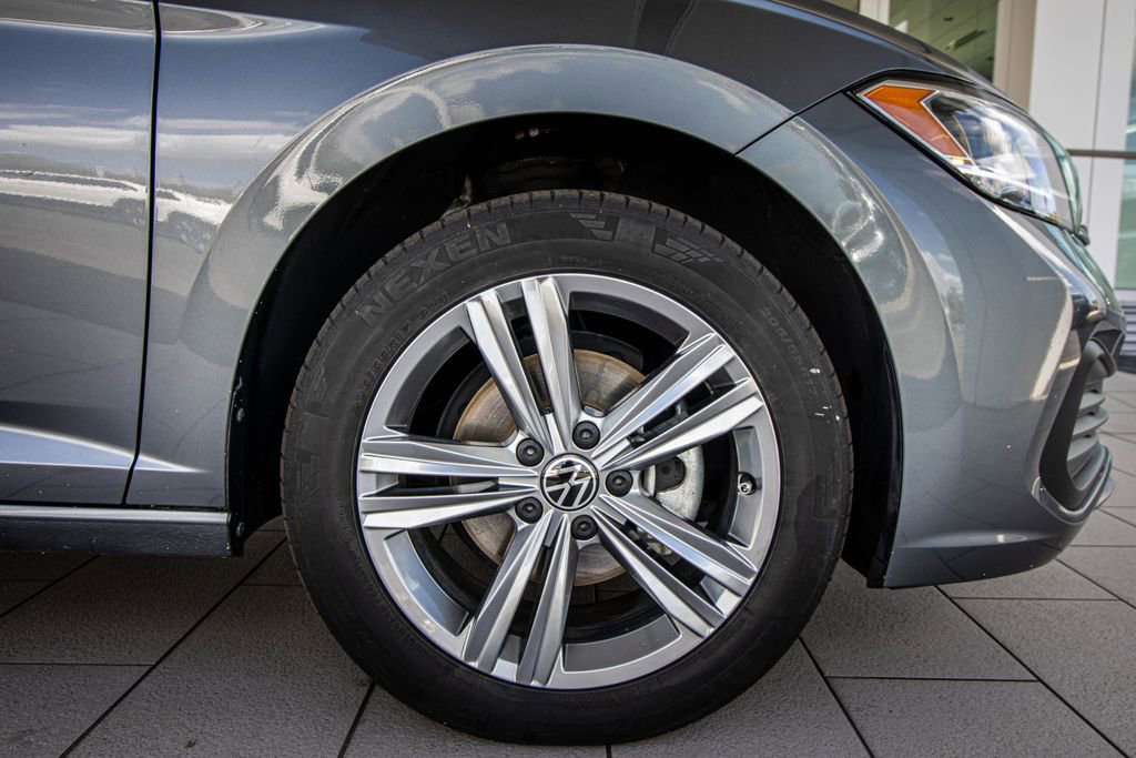 Certified 2022 Volkswagen Jetta SE image 4