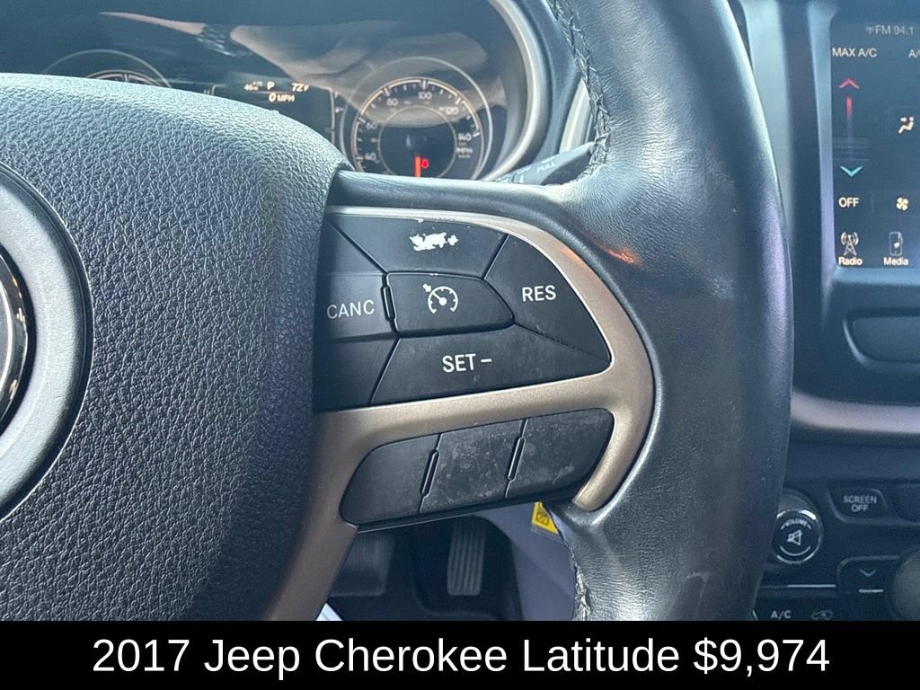 Used 2017 Jeep Cherokee Latitude FWD image 22