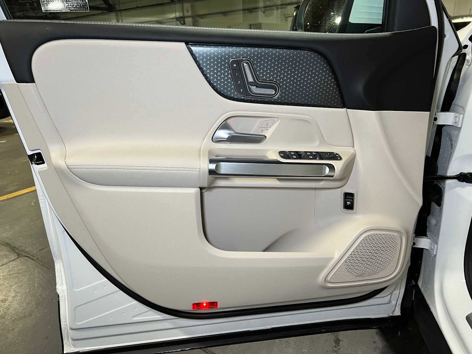 Certified 2025 Mercedes-Benz GLB 250 4MATIC image 22