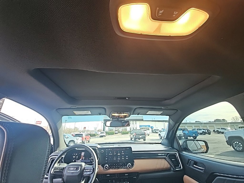 Used 2026 GMC Canyon AT4 w/ Technology Plus Package image 16