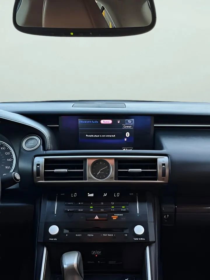 Used 2014 Lexus IS 250 w/ Luxury Package w/Brown Wood RWD image 27
