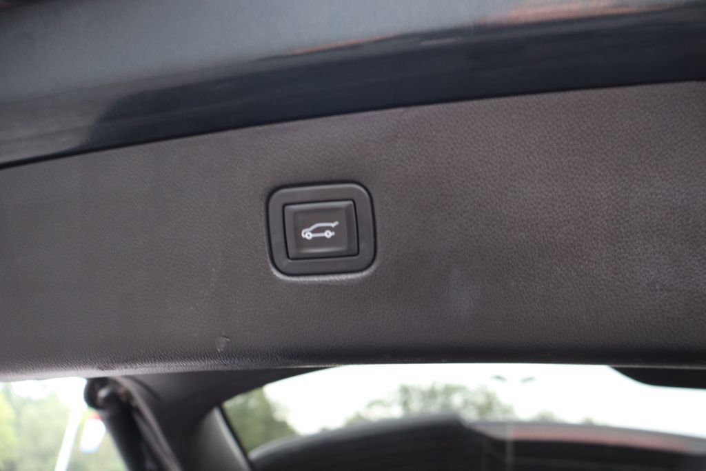 Used 2019 Chevrolet Blazer RS w/ Sun and Wheels Package FWD image 24