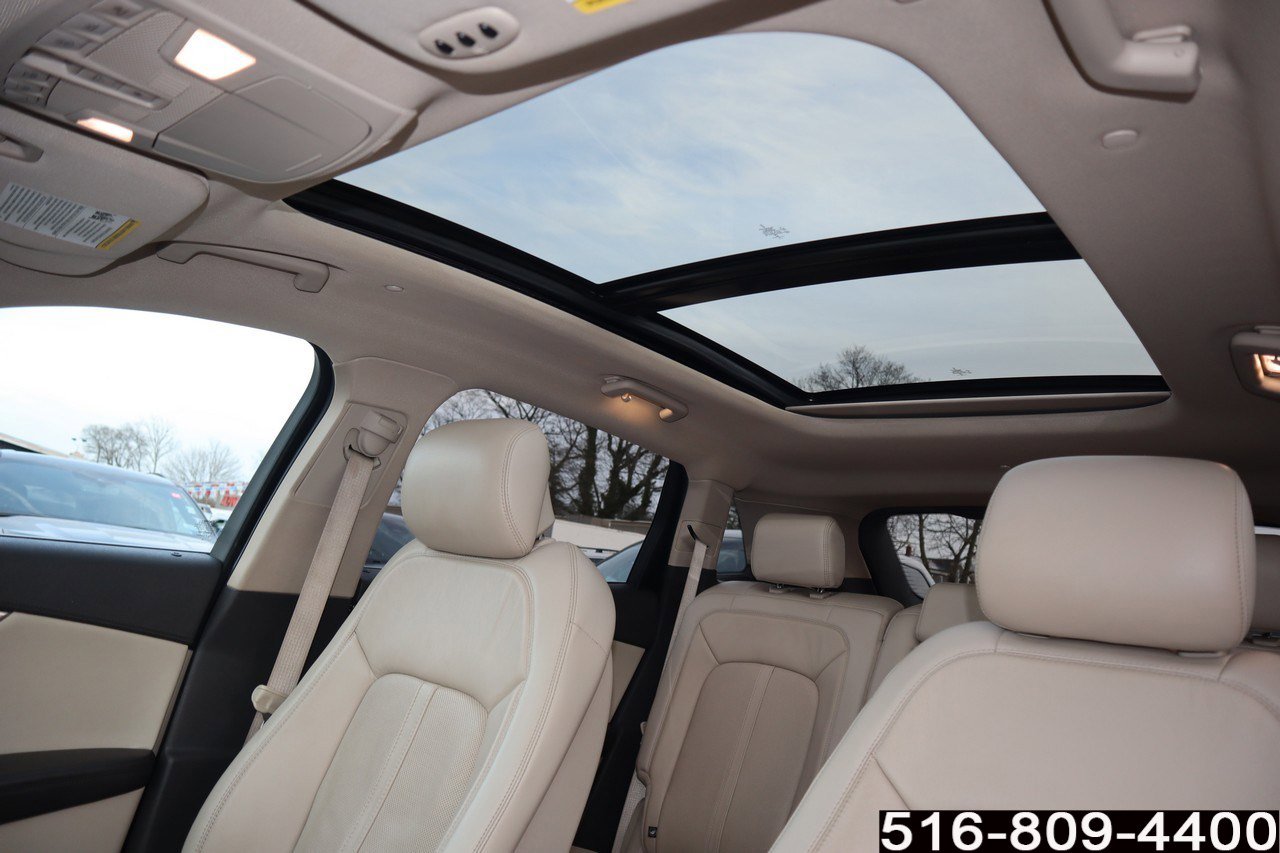 Used 2020 Lincoln Nautilus Reserve w/ Equipment Group 202A image 16