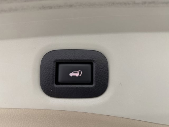 Used 2018 Nissan Rogue SV w/ Sun & Sound Touring Package image 33