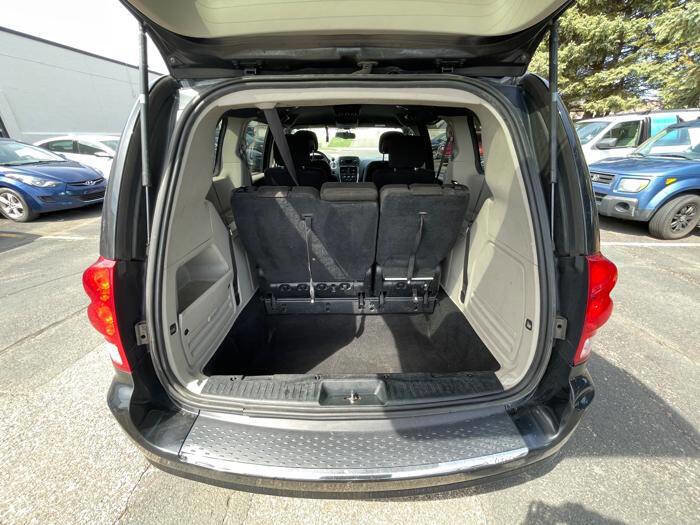 Used 2015 Dodge Grand Caravan SE FWD image 26