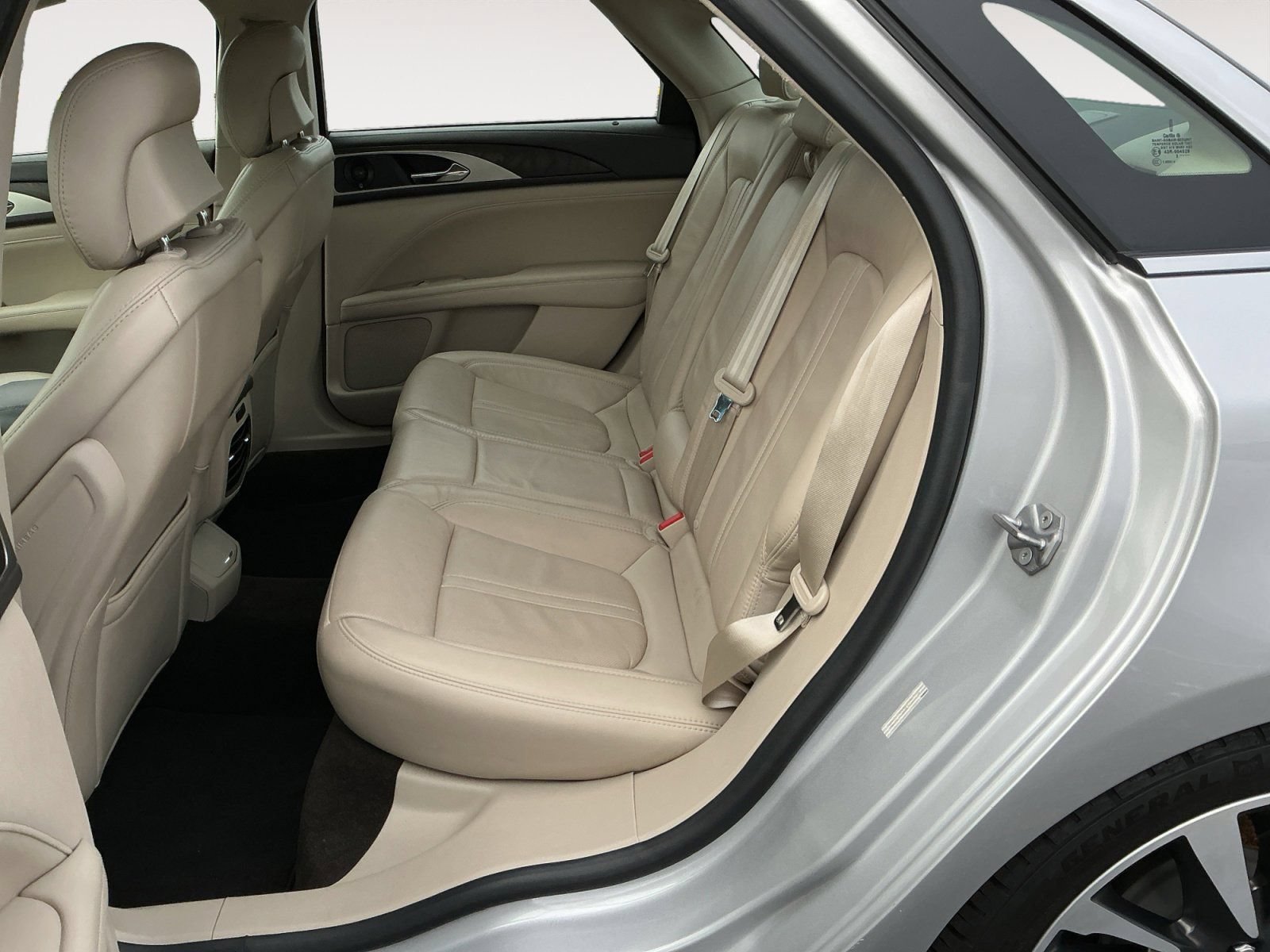 Used 2019 Lincoln MKZ Reserve FWD image 13