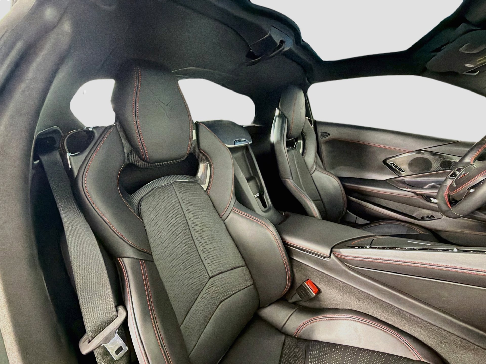 Used 2024 Chevrolet Corvette Stingray Premium Cpe w/ Body-Color Dual Roof Package RWD image 15
