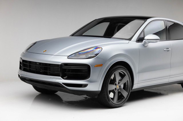 Used 2020 Porsche Cayenne Turbo image 33