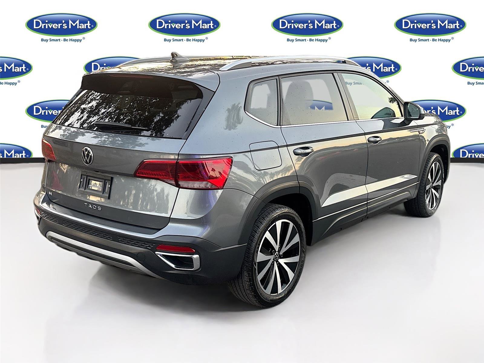 Used 2024 Volkswagen Taos SE image 8