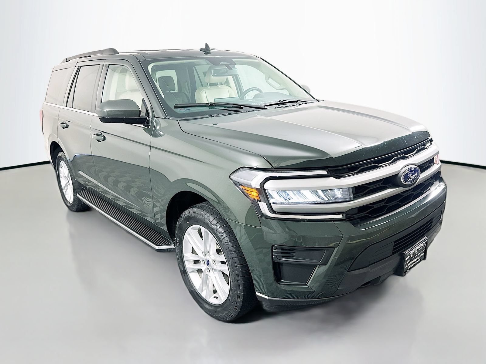 Used 2022 Ford Expedition XLT AWD/4WD image 1