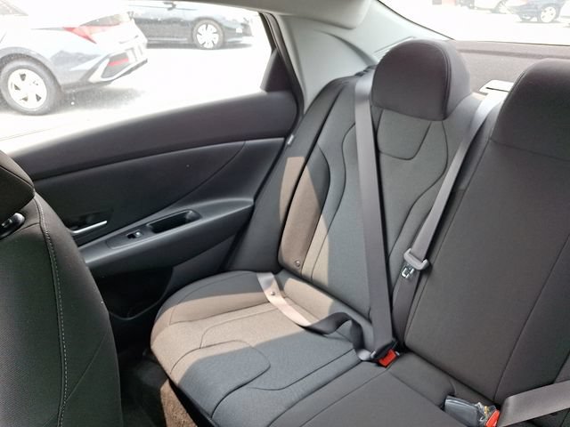 New 2026 Hyundai Elantra SE FWD image 12