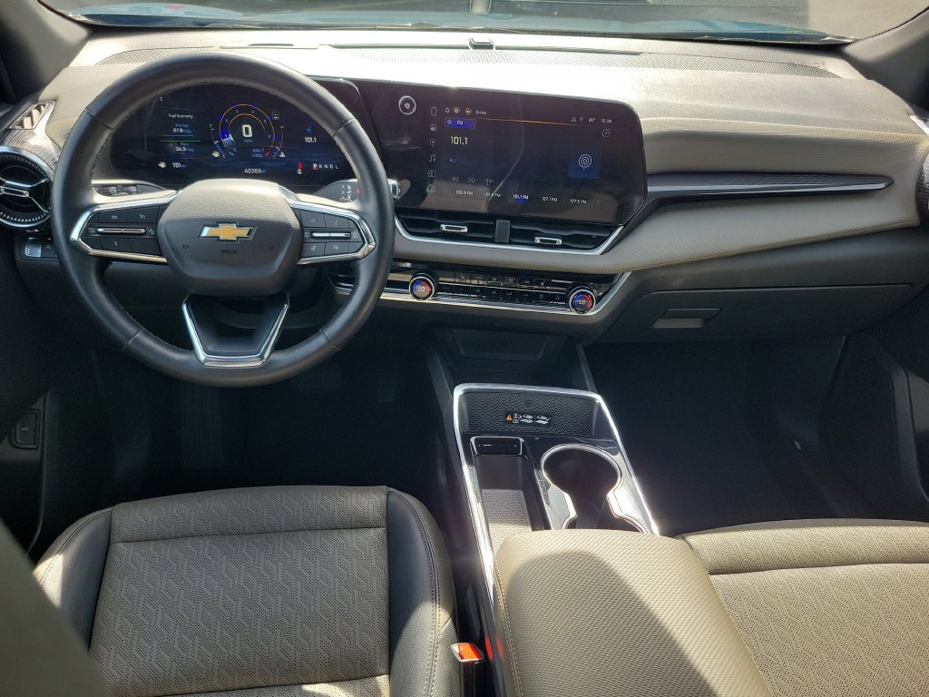 Used 2025 Chevrolet Equinox LT w/ Convenience Package II FWD image 12