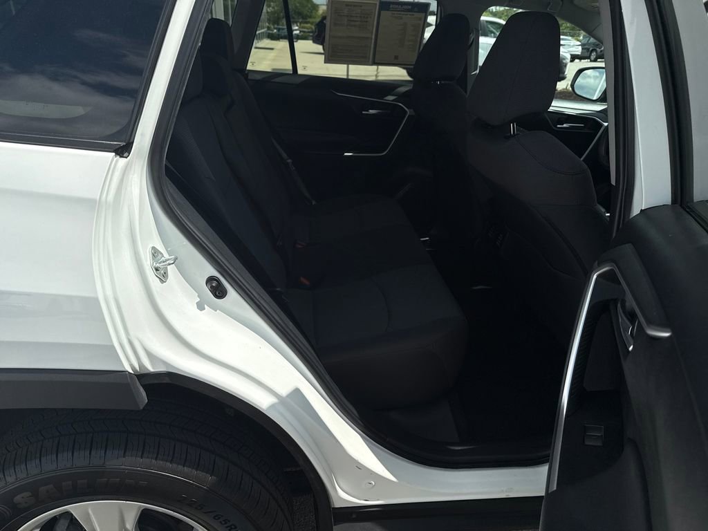 Used 2024 Toyota RAV4 XLE FWD image 32