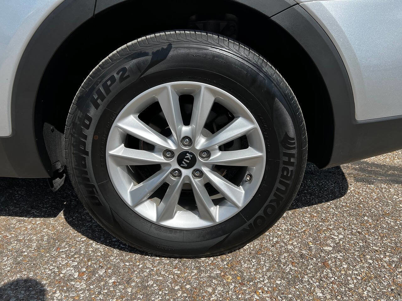 Used 2020 Kia Sorento AWD V6 image 28